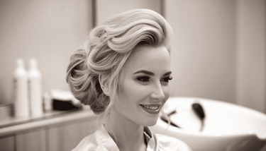 Easy Updos & Hairstyles for Thinning Hair: Simple Styles for You